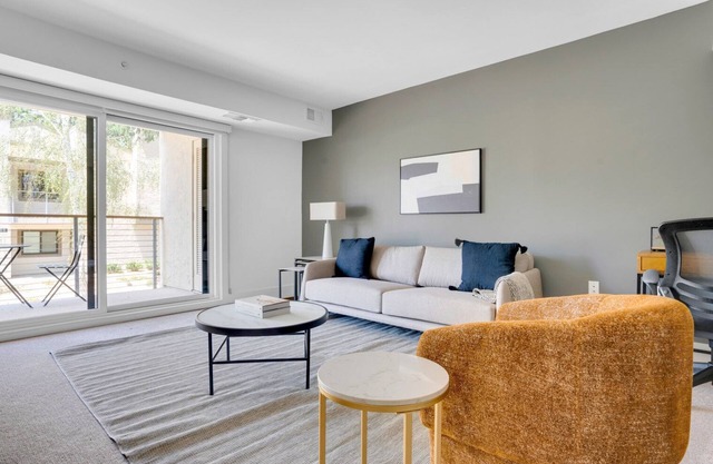 Airy Menlo Park 1BR w/ Pool, W/D, Gym, near 82, 101 & 280, by Blueground