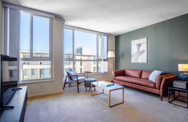 Airy North Beach 1BR w/ Pool, Fitness Center, near Muni, by Blueground