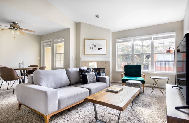 Airy Santa Clara 2BR w/ Parking, W/D, walk to Groceries, by Blueground