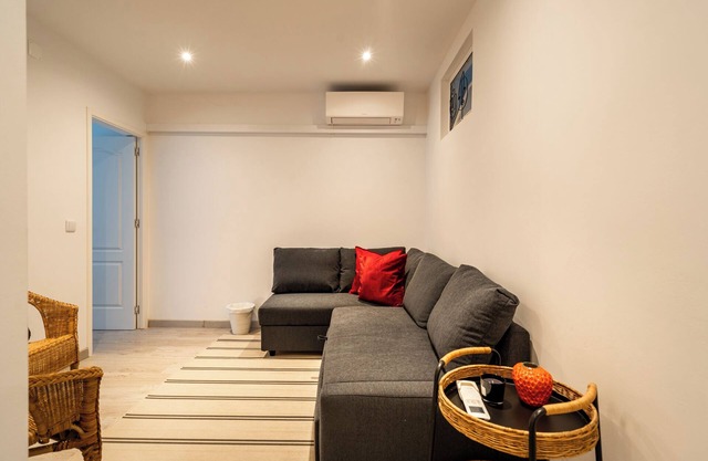 Ajowan Duplex Apartment, Anjos, Lisbon