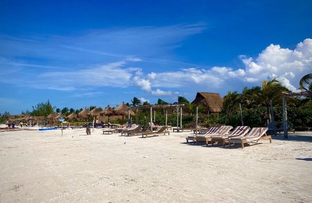 AKBAL Holbox