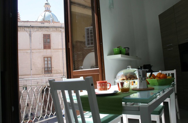 AL 124 - Haus im Herzen von Palermo