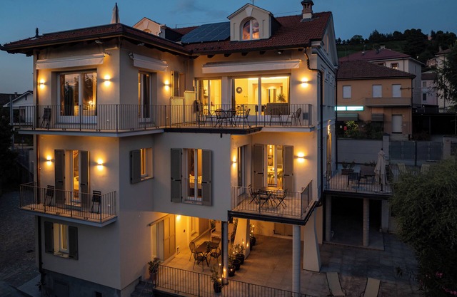Alba Palace Luxury Apartments - Blue