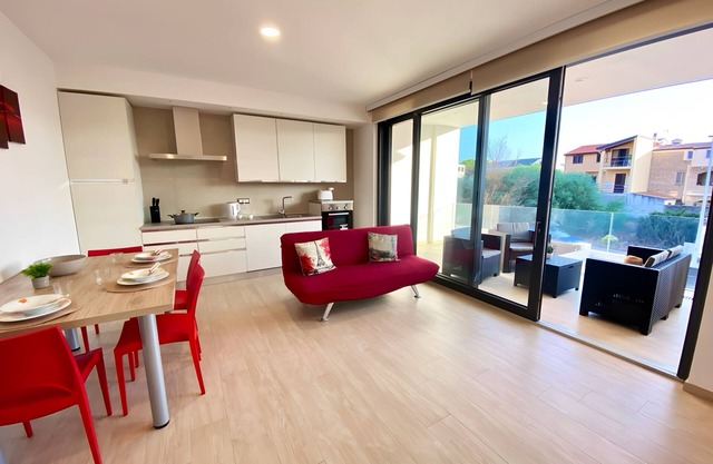 Alba Rossa - Modern and Stylish Apartment for Families Near the Beach