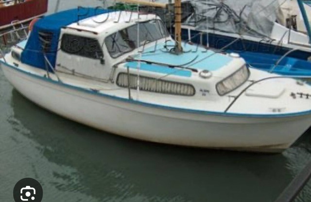 Albin 25 Trawler on Beautiful Lake ChelannCamp at dockside or explore uplake.