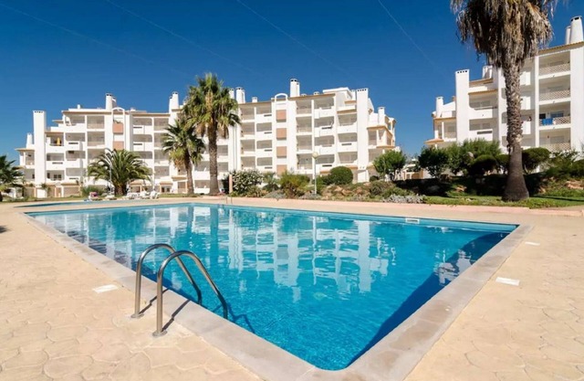 Albufeira Zentral gelegen / Aussicht, Pool und Garten