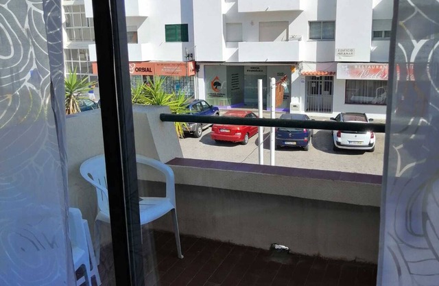 Albufeira - Studio with balcony, ideal location - 15 minute walk to the beach