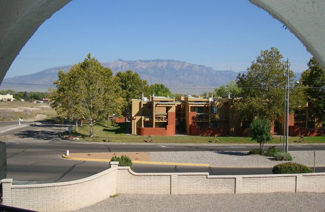 Albuquerque Int'l Balloon Fiesta 2BR / 2bath Wohnung schläft 6. Wäschetrockner. Balkon