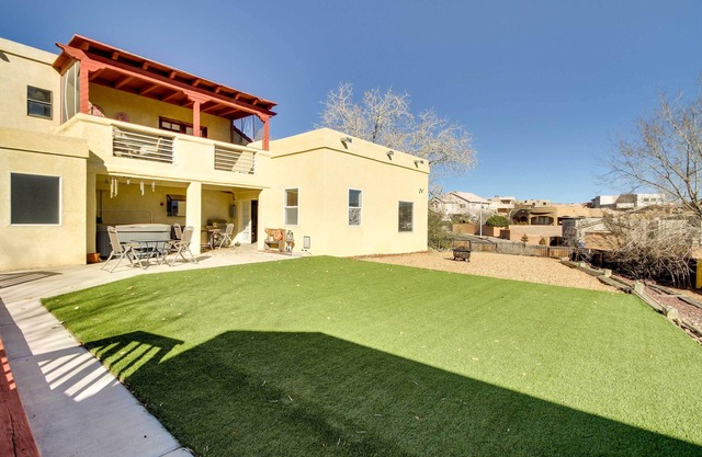 Albuquerque Home w/ Spacious Yard & Fire Pit!