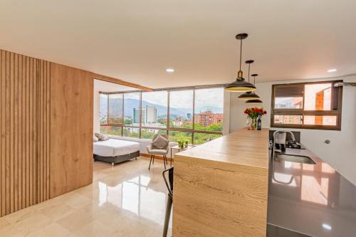 Alcazar de oviedo by Host Medellin