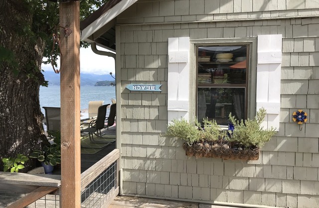 Alderbrook Area Waterfront Beach Cottage, spektakuläre Aussicht !!!