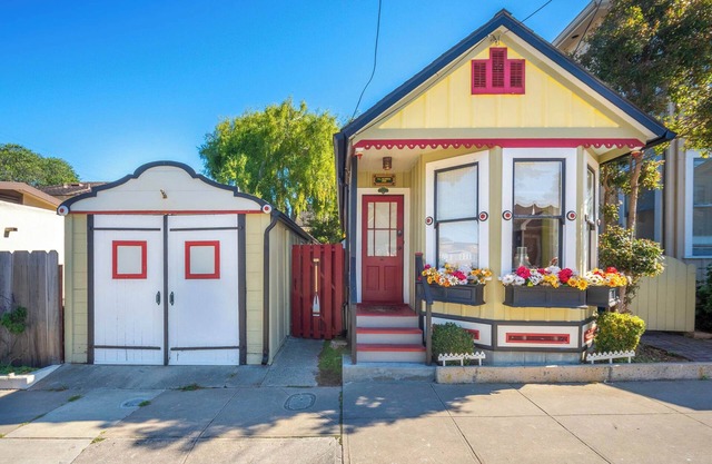 Aldrich House - PG Charmer! Walk to Lovers Point!