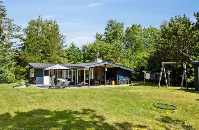 "Aleta" - 600m from the sea by Interhome