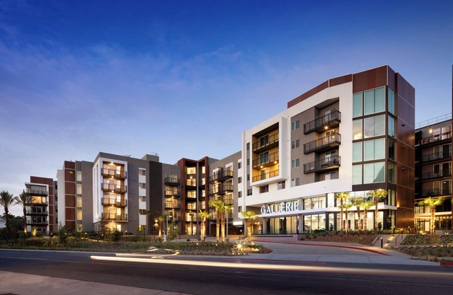 Alexan Gallerie: Comfortable 1-Bedroom Escape in San Diego with WiFi & AC