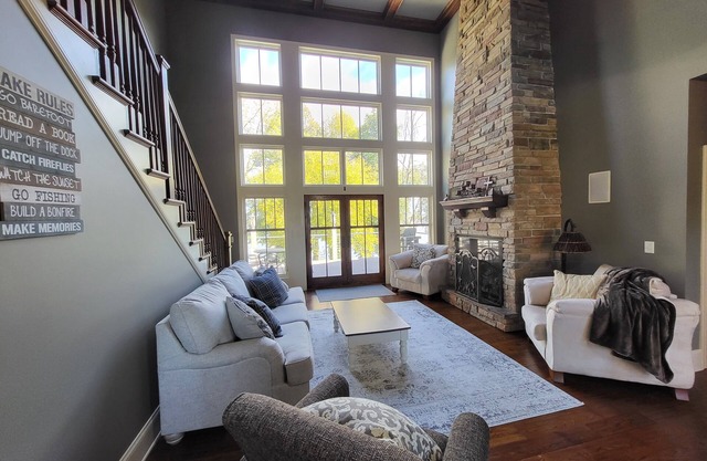 Alexandria on Maple Lake, 6BR 4.5 BA family friendly, fully furnished, loaded!