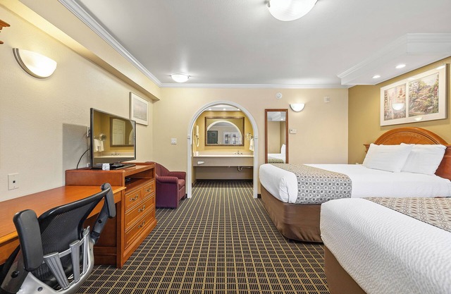 Alexis Park Hotel