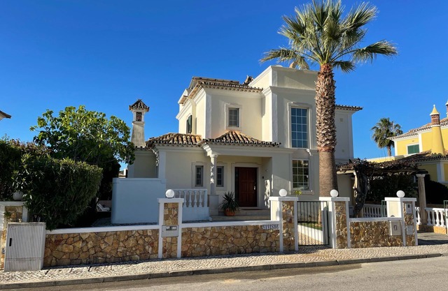 Algarve, Almancil: Vollständig abgeschiedene Villa, privater Pool, GB / D / NL / F-Fernseher