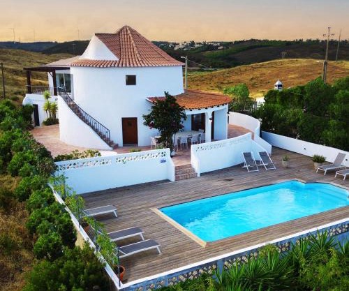 Algarve Windmill, Villa and Pool 2000m to the Beach