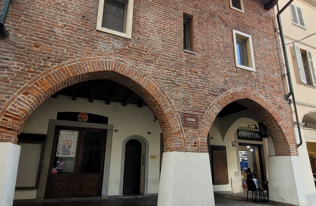 Alice Apartments - Heron, Spacious studio apartment in the historic center of Crescentino