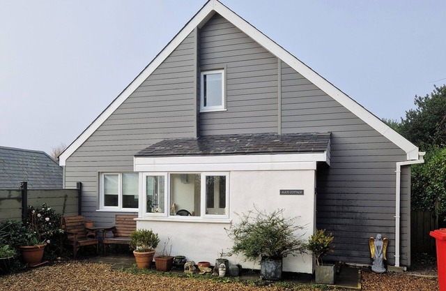 ALICE COTTAGE, pet friendly, country holiday cottage in St Agnes