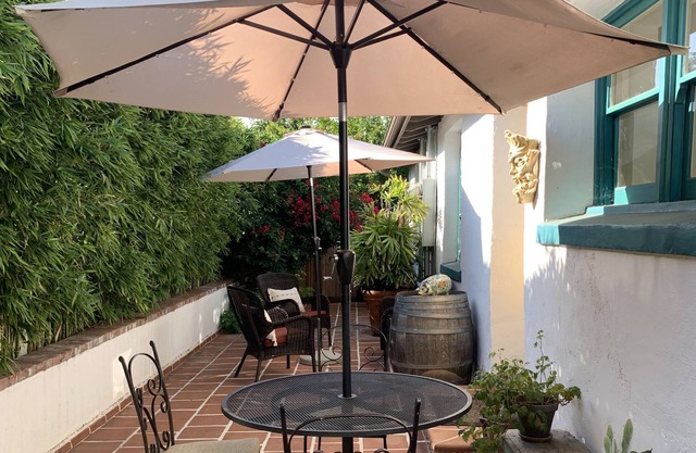 Aliso Street Adobe in Downtown Ojai with Athletic Club Access
