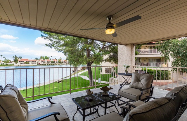 ALLE 5-STERNE-Bewertungen! Lakefront King + Queen Betten + großer Balkon