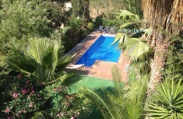 Villa mit Aussicht, großem Garten und privatem Pool. Das ganze Jahr über zu vermieten.