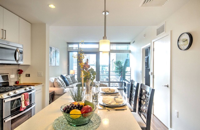 All inclusive 1Bd 1Bth Apt, steps away from metro & dining. Dulles IAD & 66 ....