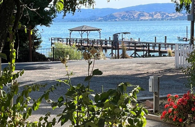 Labor day SPEC-20%OFF HOL RATE.LAKEVIEW W/DECK+ONSITE RENTALS, FREE WINE TASTING