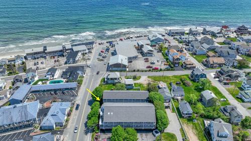 All is Wells Incredible Location Walk to Beach