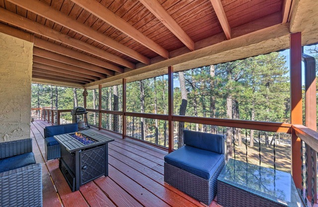 All-Season Alto Getaway w/ Fire Pit & Deck!