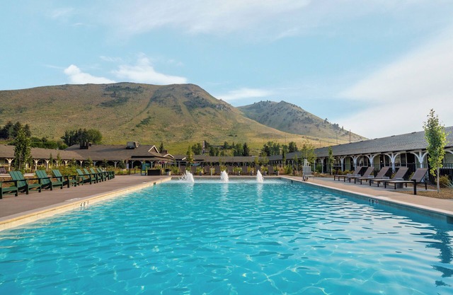 All-Season Pool & Hot Tub at Retro Wyoming Lodge Ideal for Families