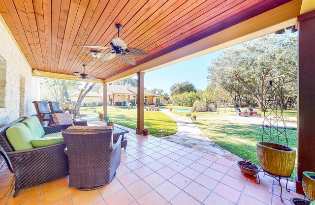 All-Suite Retreat - Private Pool & Pool Table