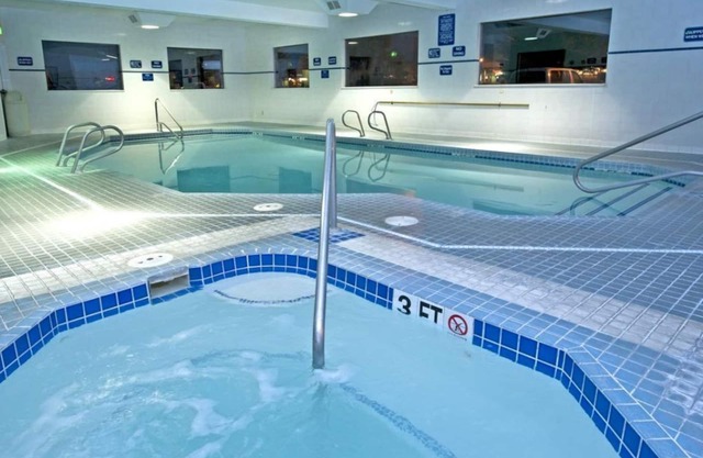 ALL TIME BEST HOLIDAY SPOT! COMFY UNIT! Parking and Pool