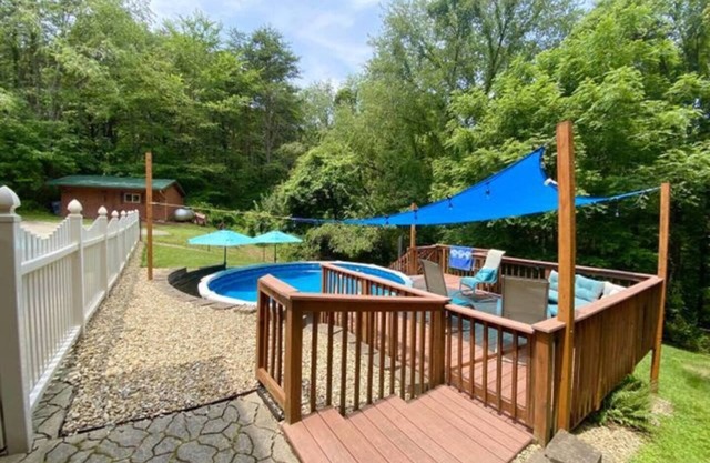 Welcome to the Hillside Oasis