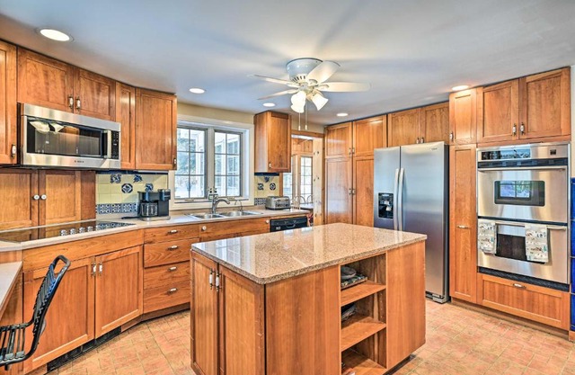 All Year-Round Retreat Near Windham Mountain
