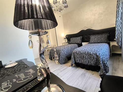 Alloggio Turistico Giulietta e ROMEO - INTERO APPARTAMENTO - Villafranca di Verona, Zimmer, Holiday Rooms