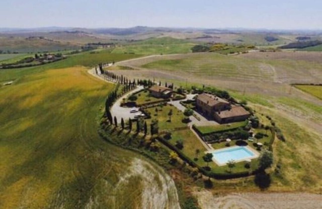 Alloro Wohnung in Bauernhaus mit Pool in der Crete Senesi