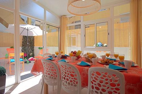 ALM- Spacious. Sunny. Patio. Quiet area. FAST WIFI