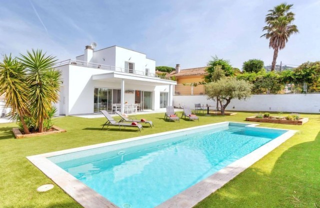 Almendro by Interhome