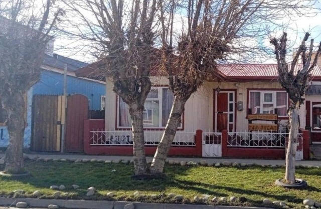 Alojamiento Puerto Natales, Torres del Paine, central casa historica.