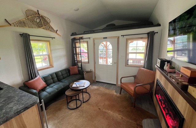 Alpaca Cabin