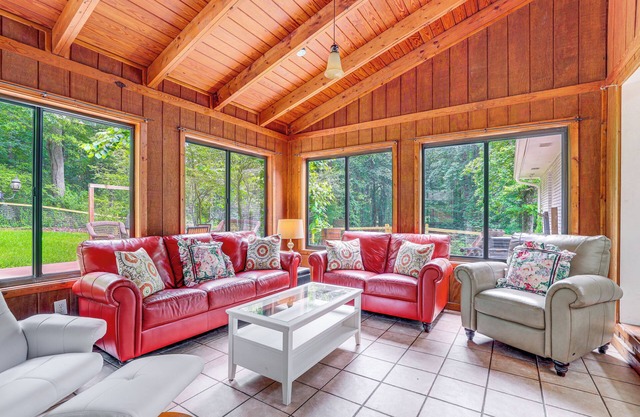 Alpharetta Home w/ Patio & Yard ~ 3 Mi to Downtown