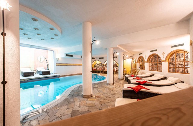 Alphotel Stocker