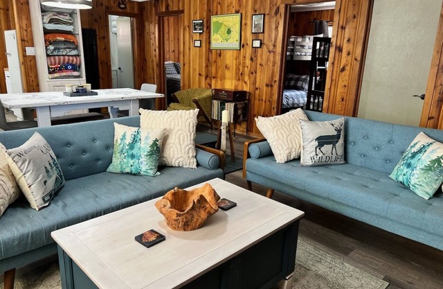 Alpine Dog Friendly Cabin!