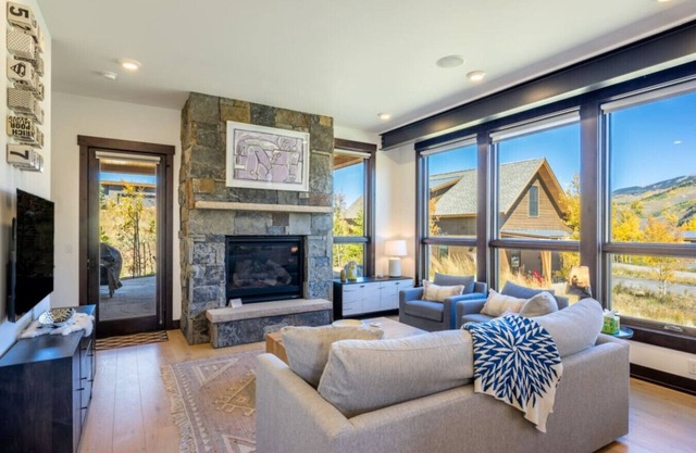 Alpine Drift Luxury Rental, Pet Friendly, Private Firepit