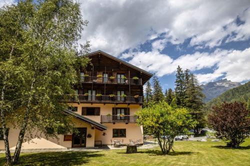 Alpine Forest Hotel