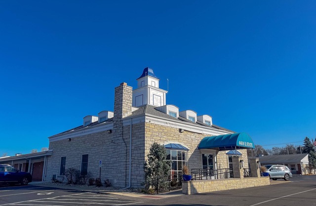 Alpine Inn Rockford