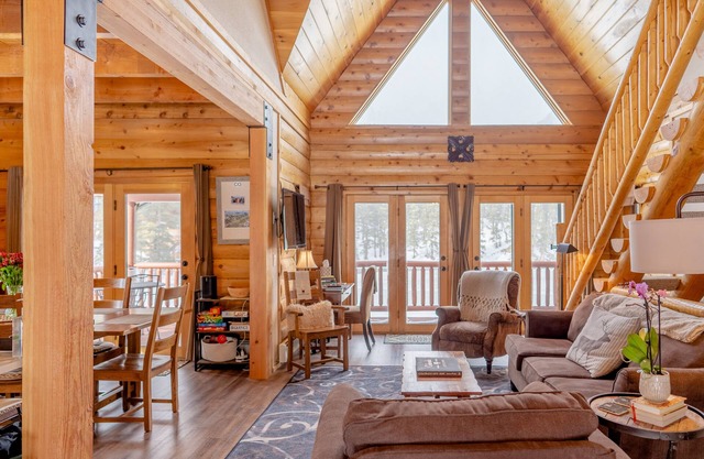 Alpine Lake Haus - A Peaceful Log Cabin with Amazing Views! 🏔