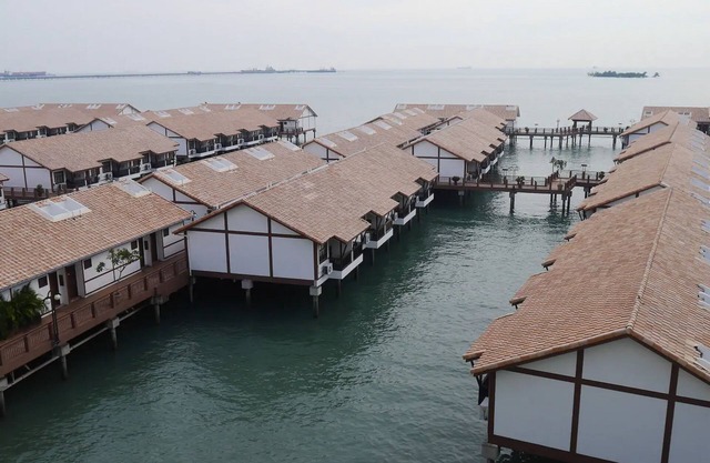 Alpine LXPD Water Chalet